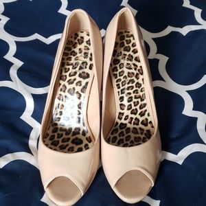 Suzy Shier nude high heels Size 10